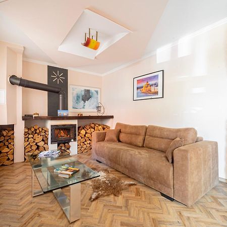 B48 Bigflat - Kenyelem 130 M2 En Villa Törökbálint Eksteriør billede