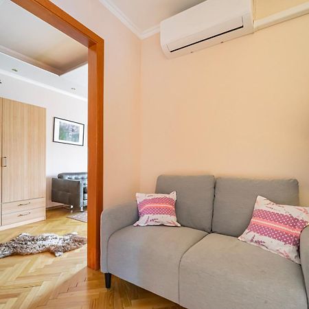 B48 Bigflat - Kenyelem 130 M2 En Villa Törökbálint Eksteriør billede